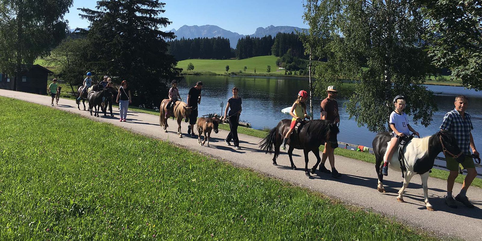Ponyreiten auf dem Ferienhof Mayr